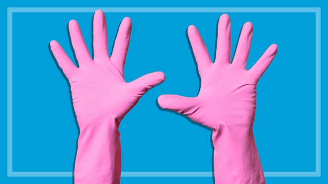 hands in rubber cleaning gloves